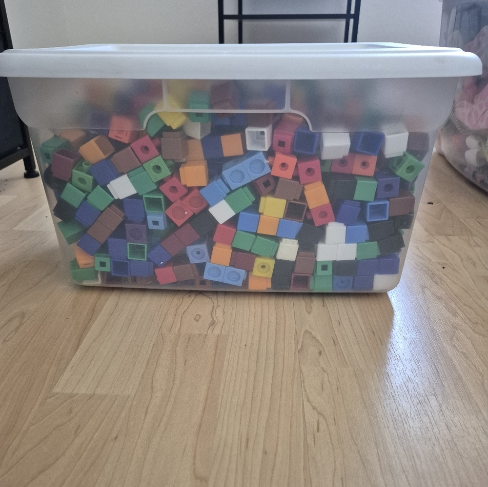 Connect Blocks includes the tub.